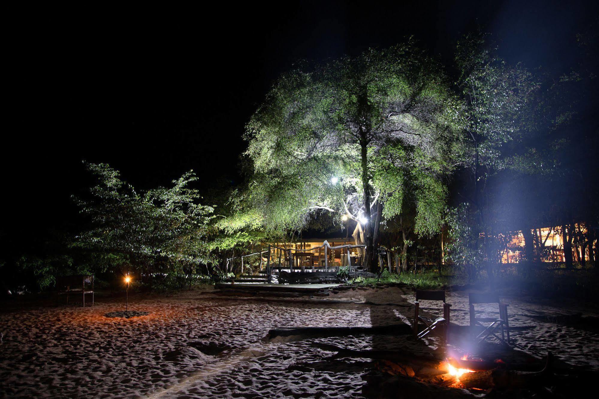 Changa Safari Camp Matusadona National Park Ngoại thất bức ảnh